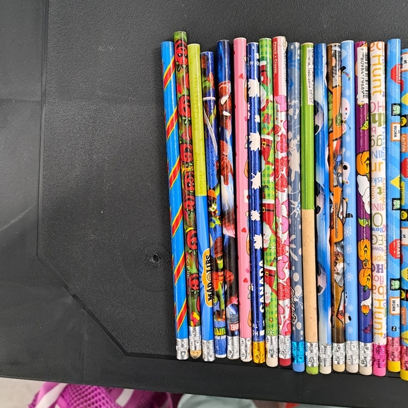 Assorted Holiday/Theme Pencils NEW - Picture 3 of 5